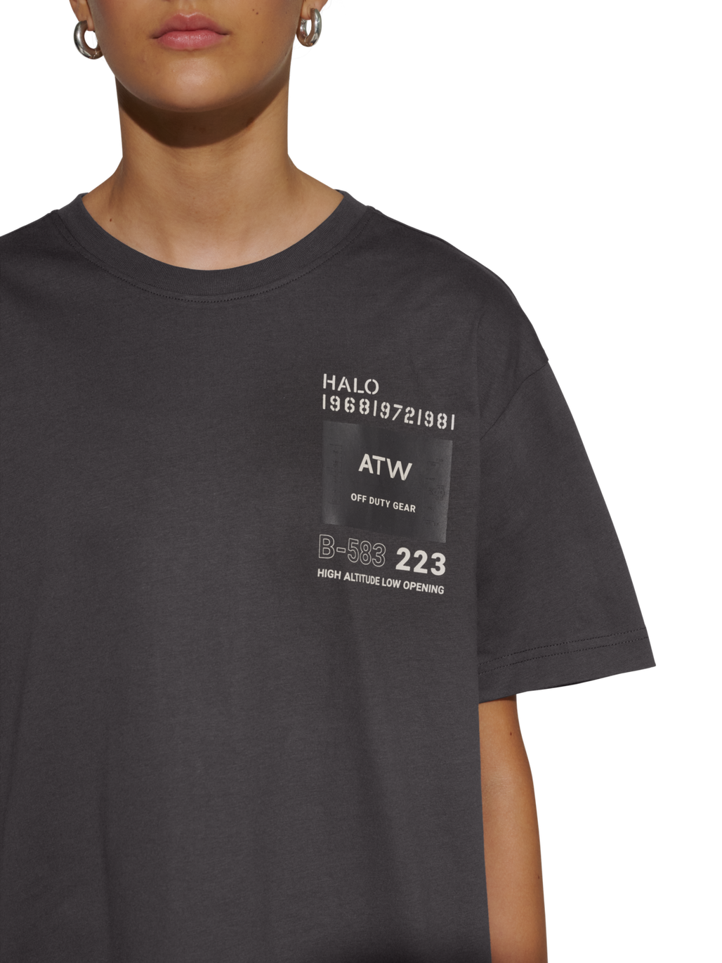 HALO B-583 T-SHIRT, RAVEN, model