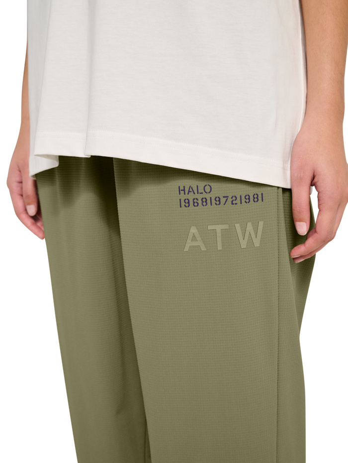 HALO AIR PANTS, MERMAID, model