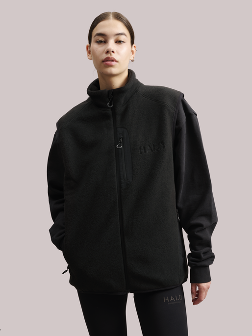 HALO TEDDY FLEECE VEST, BLACK, model