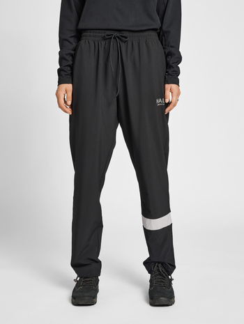 HALO TRAINING PANTS, BLACK, model