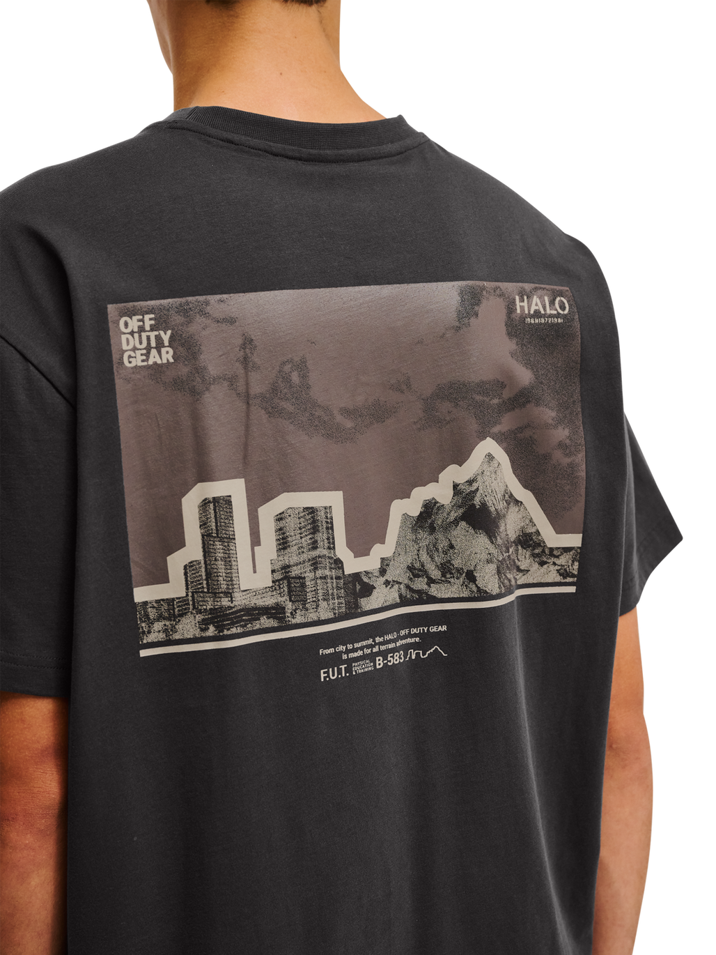 HALO GRAPHIC T-SHIRT 05, RAVEN, model