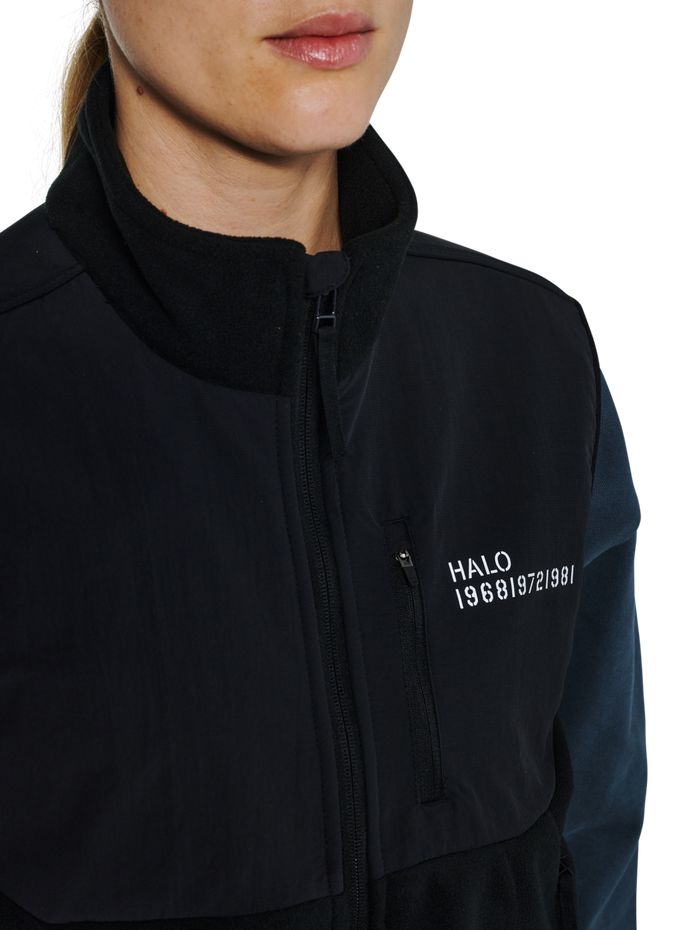 HALO BLOCKED FLEECE VEST, BLACK, model