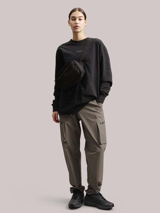HALO TRAIL PANTS, MOREL, model