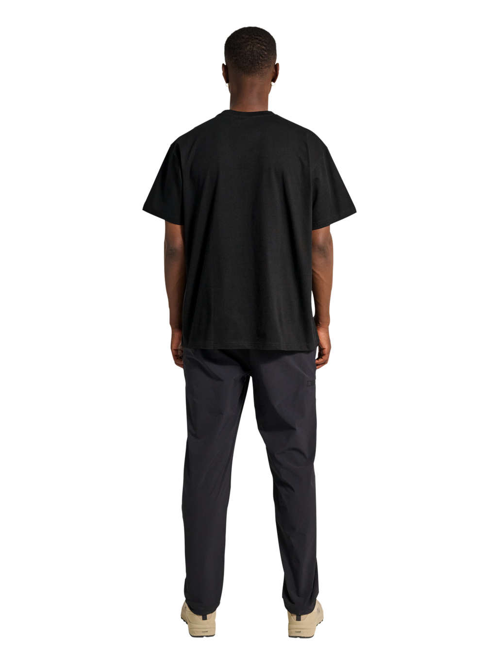 HALO LOGO T-SHIRT, BLACK, model
