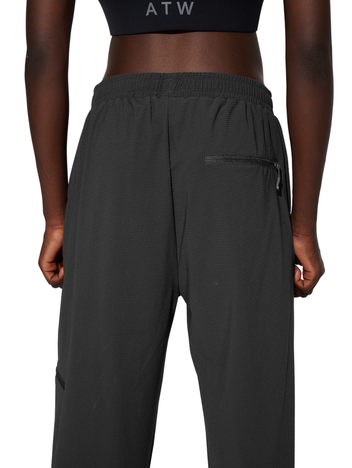 HALO AIRBORNE PANTS, BLACK, model