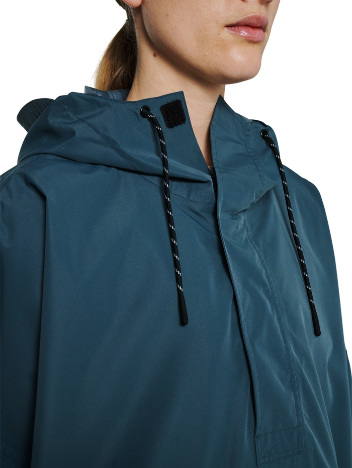 HALO RAINCOVER, DARK SLATE, model