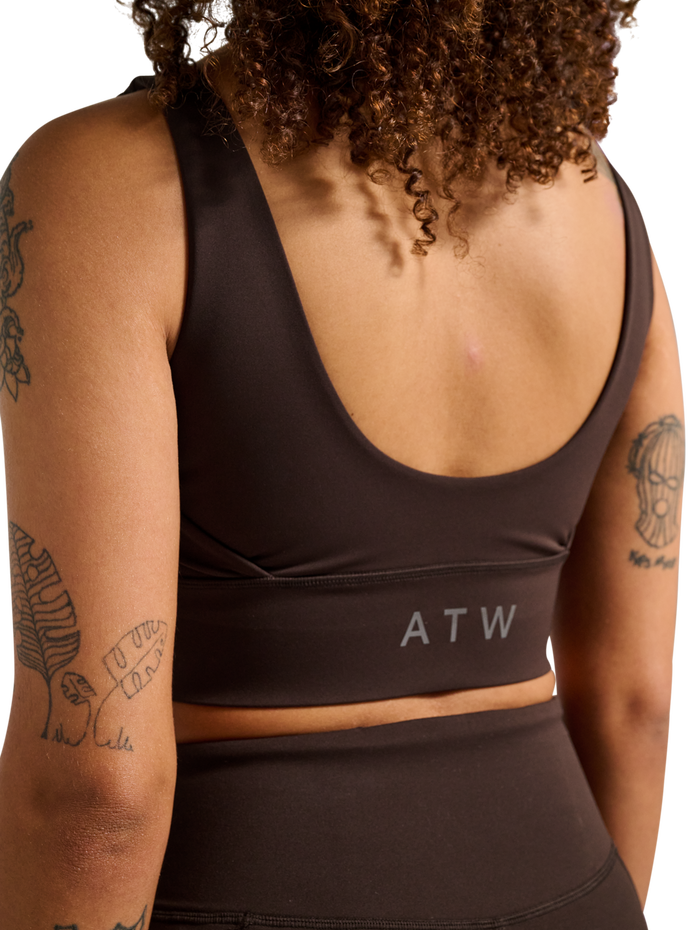 HALO WOMEN TRAINING BRA, CHOCOLATE TORTE, model