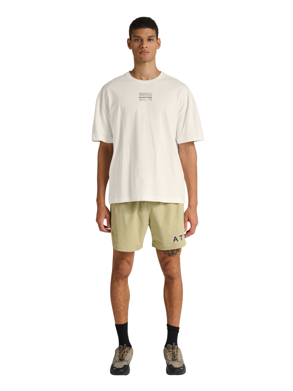 HALO GRAPHIC BOXY T-SHIRT, MARSHMALLOW/ASTRAL AURA/ASTRAL, model