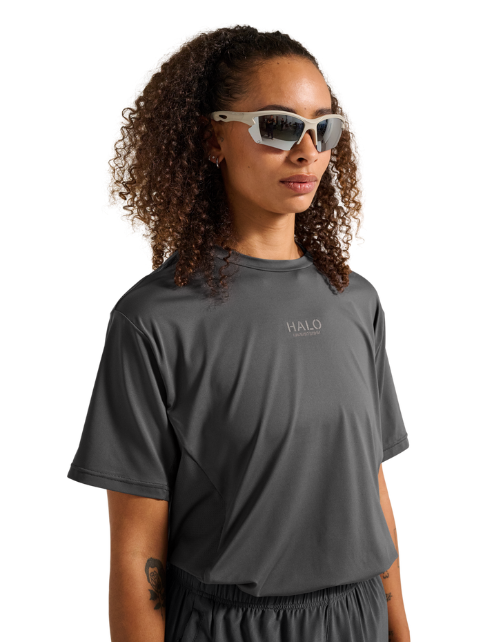 HALO SCOUT SS T-SHIRT, ASPHALT, model