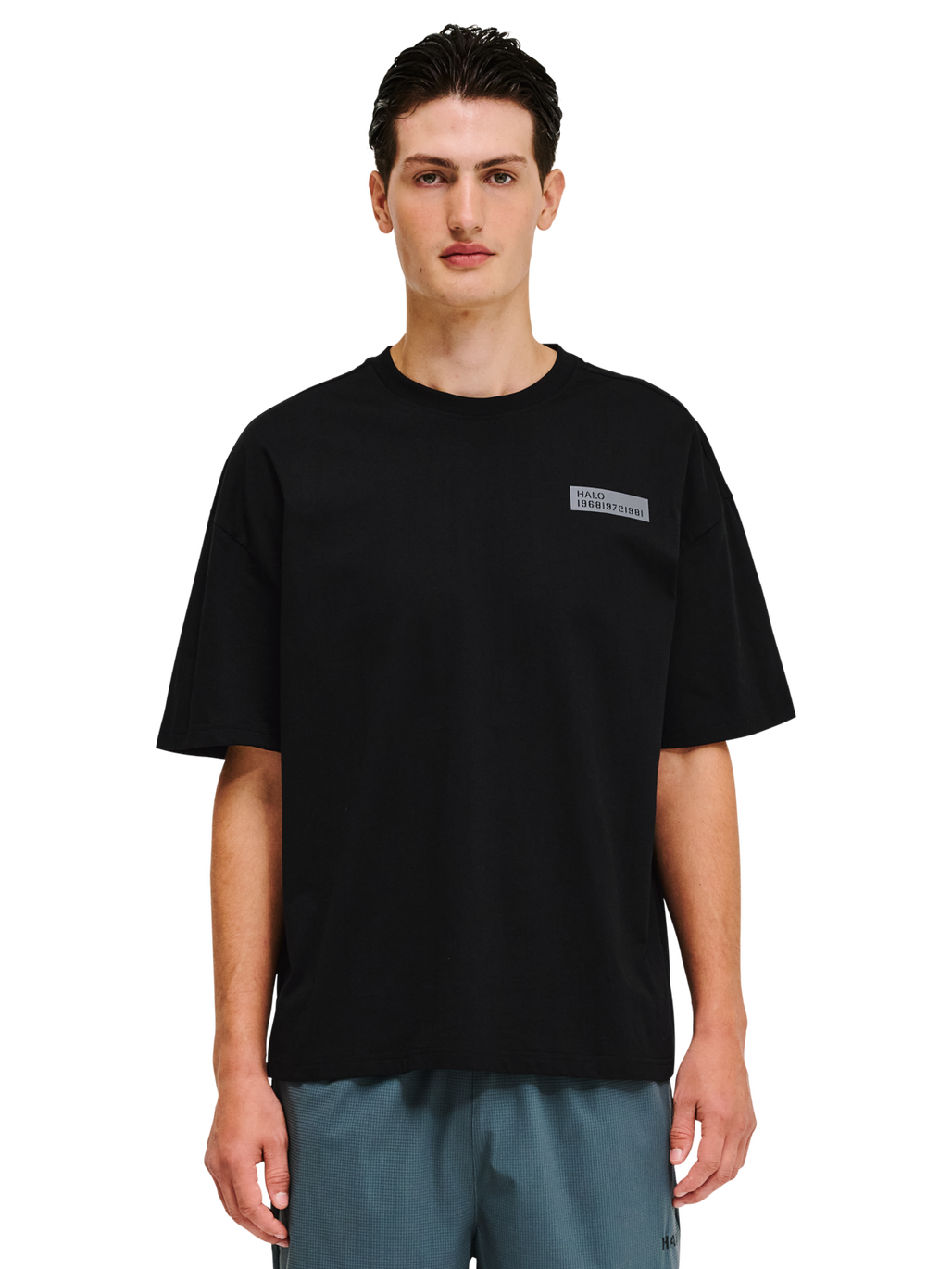 HALO GRAPHIC BOXY T-SHIRT, BLACK/GRIFFIN/GRIFFIN, model