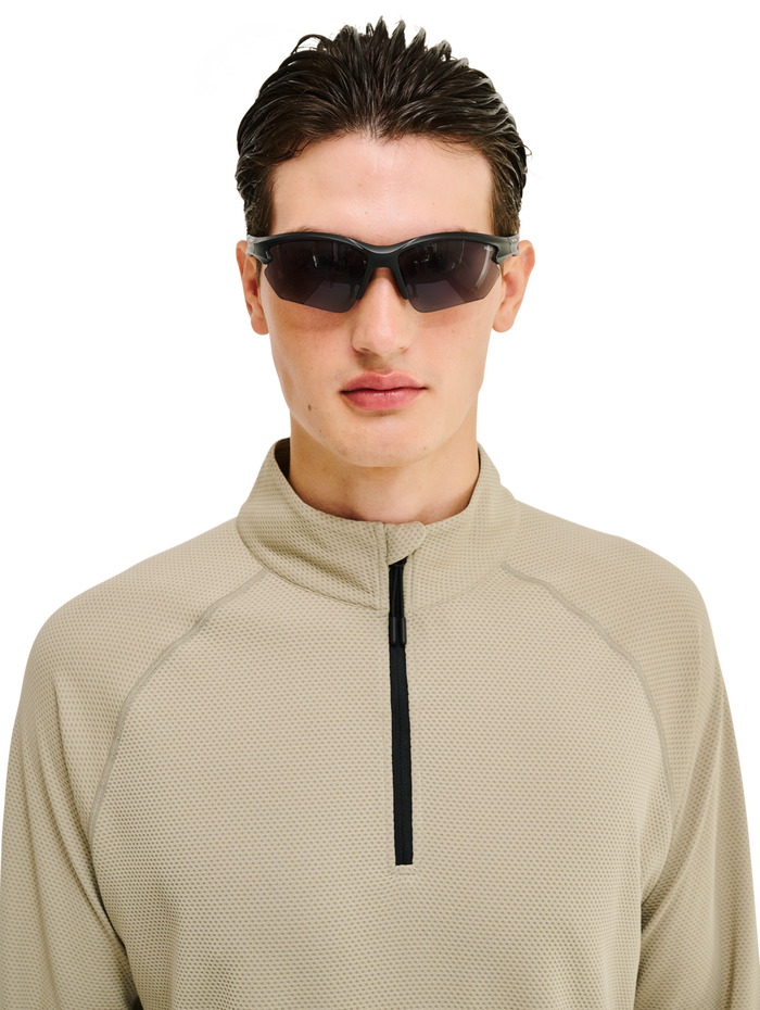 HALO X MESSY WEEKEND SUNGLASS NO 1, !BLACK IRIS, model