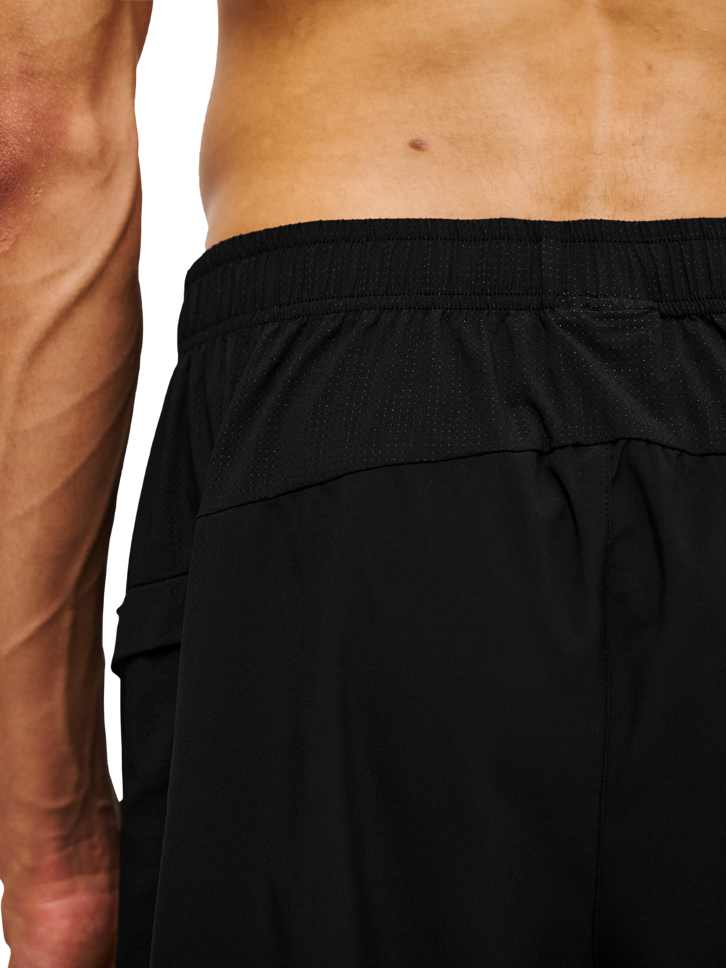 HALO SCOUT SHORTS, BLACK, model