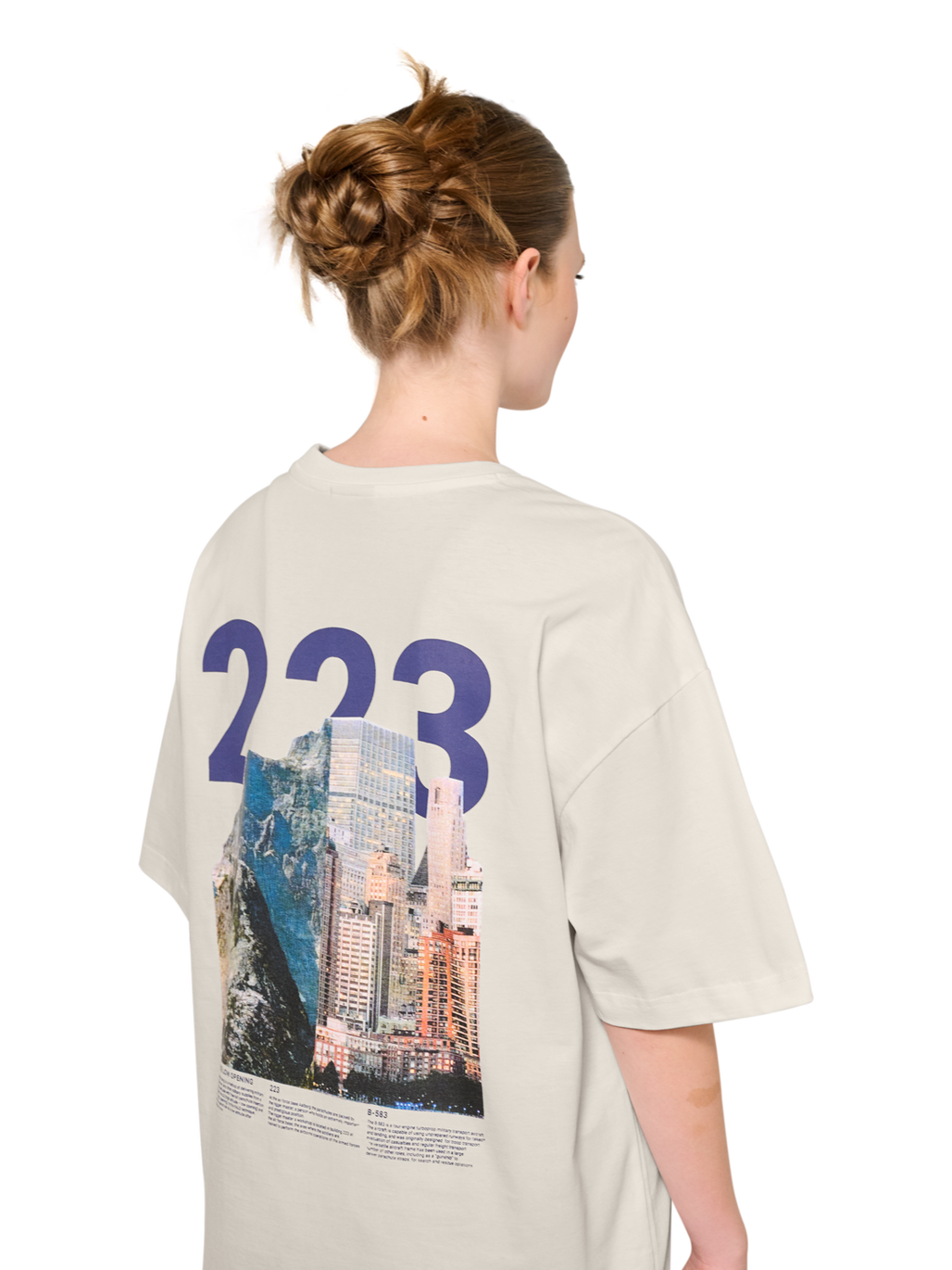 HALO GRAPHIC BOXY T-SHIRT, MARSHMALLOW/ASTRAL AURA, model