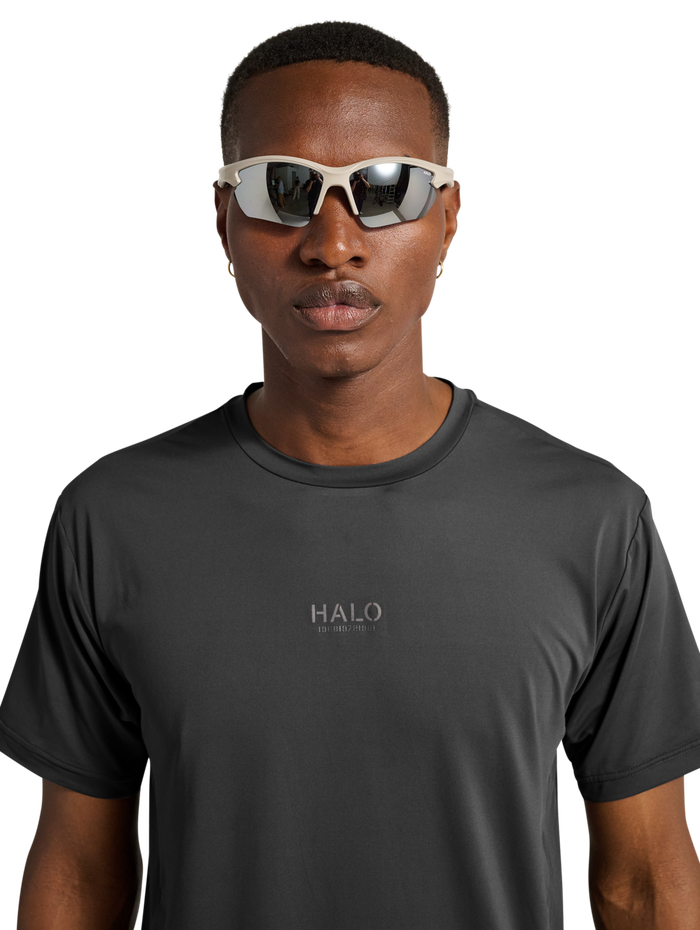 HALO SCOUT SS T-SHIRT, ASPHALT, model