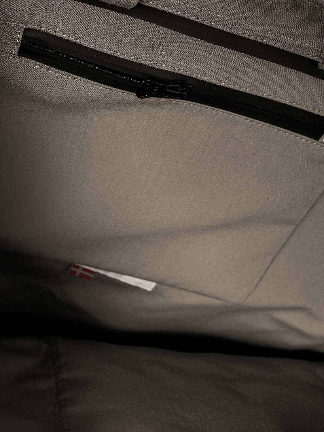 HALO DURA TOTE BAG, MOREL, packshot