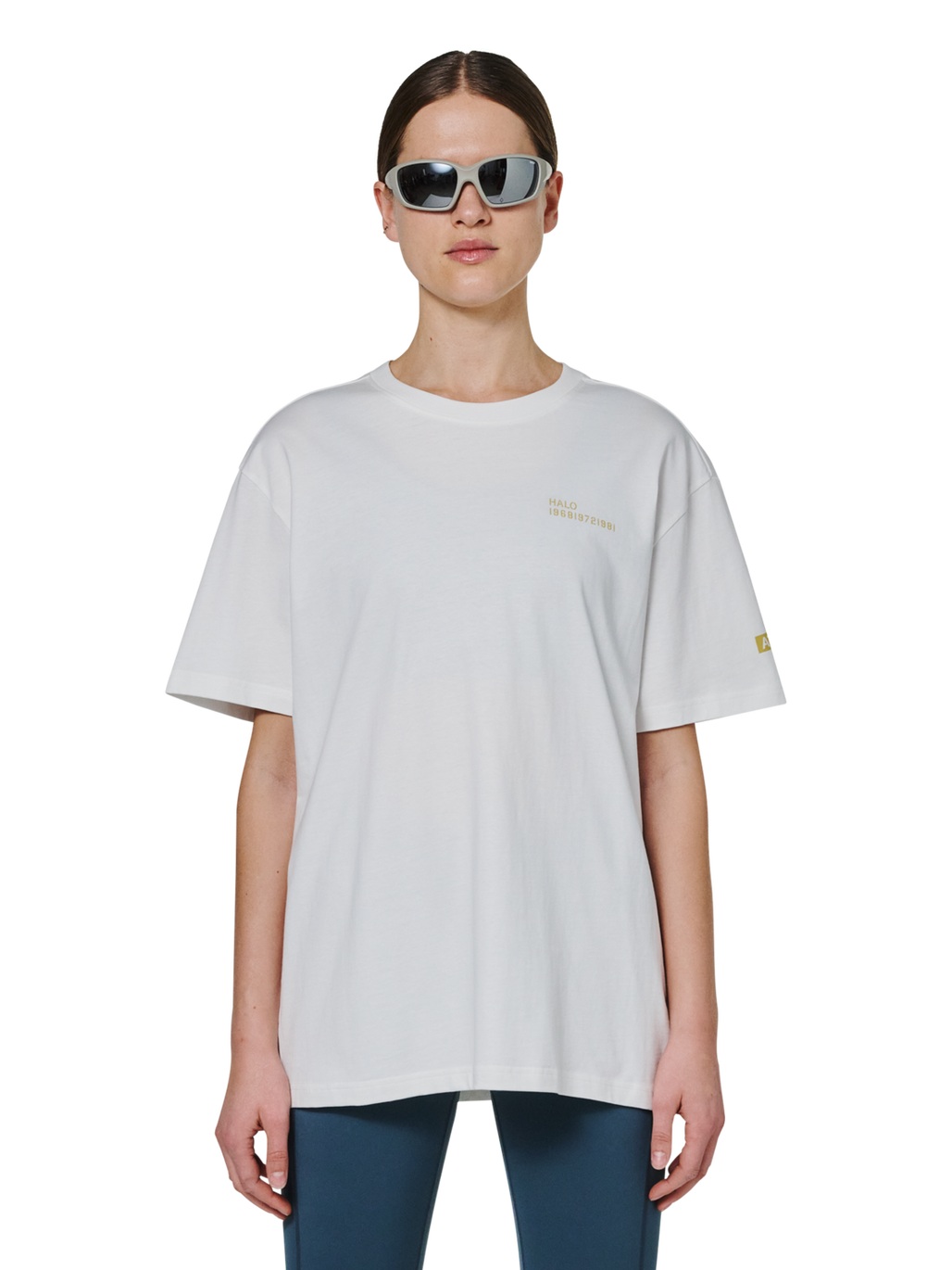 HALO GRAPHIC T-SHIRT, MARSHMALLOW/WARM OLIVE, model