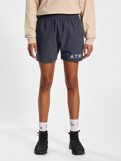 HALO SHORT, EBONY, model