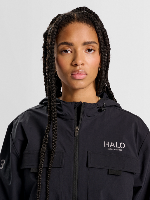 HALO TRAIL JACKET, BLACK, model