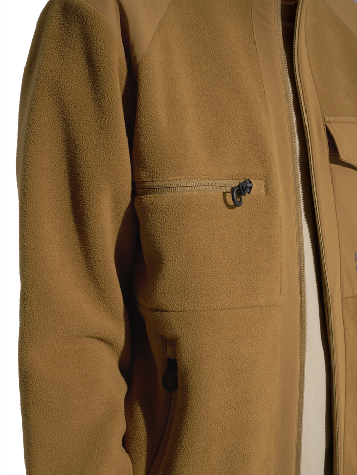 HALO PANELED FLEECE JACKET, KANGAROO, model