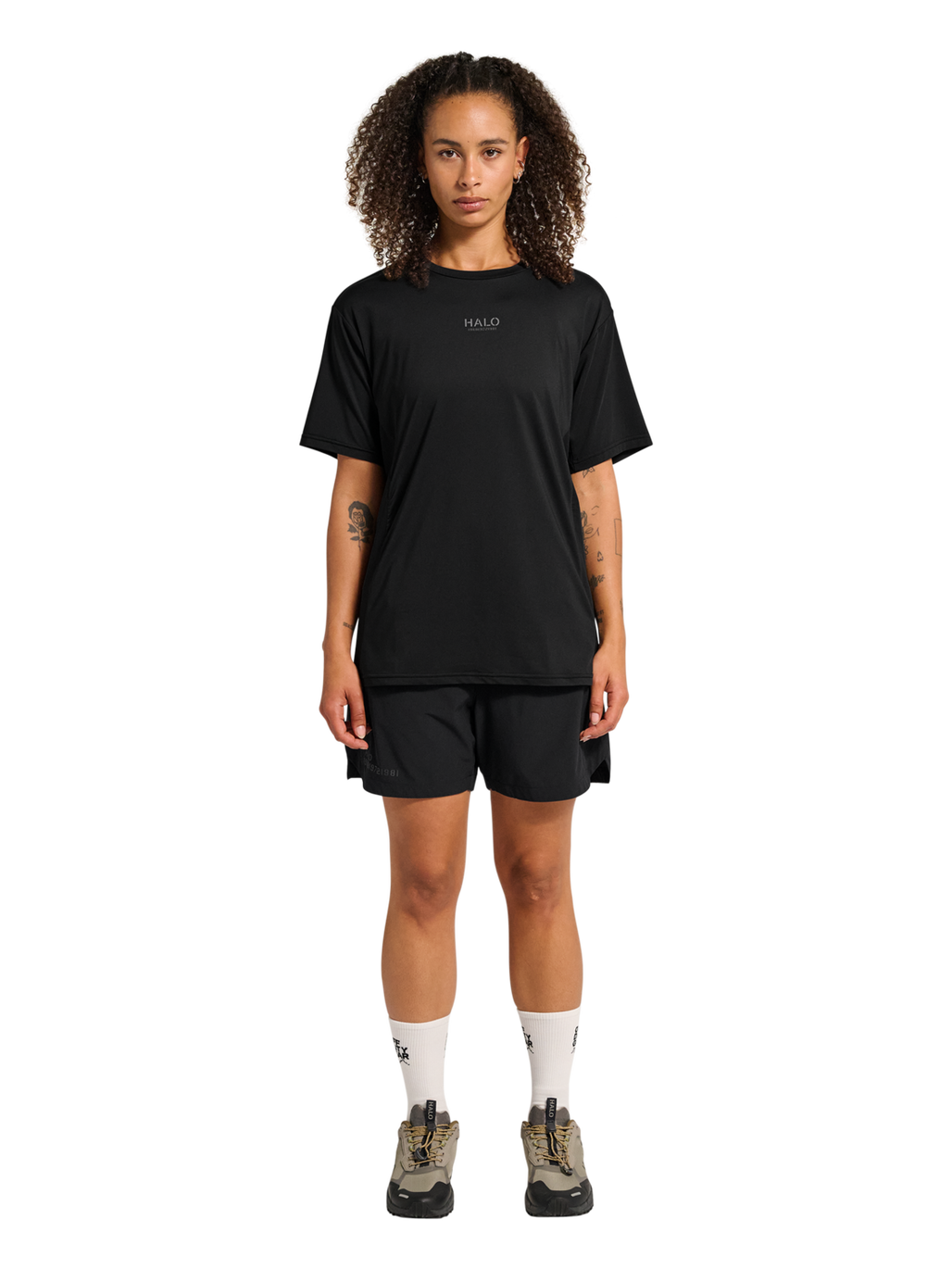 HALO SCOUT SS T-SHIRT, BLACK, model