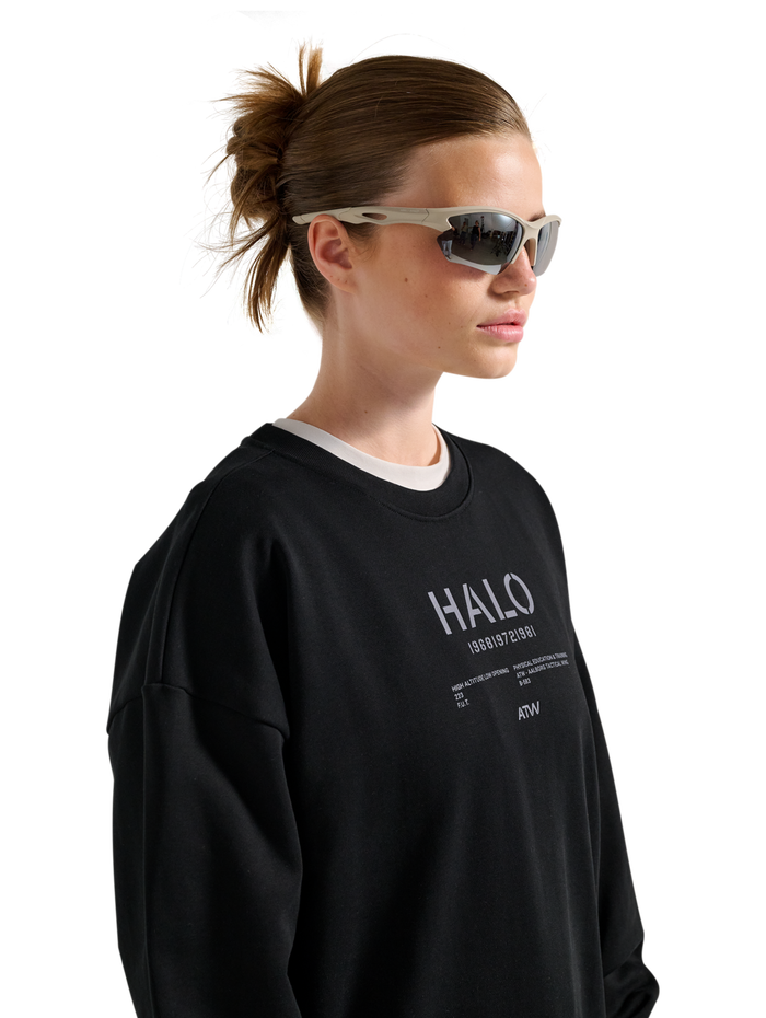 HALO GRAPHIC BOXY CREW, BLACK, model