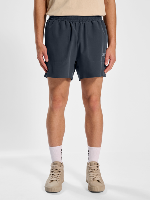 HALO 2-IN-1 TRAINING SHORTS, EBONY, model