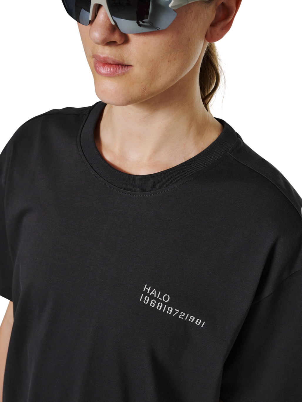 HALO GRAPHIC T-SHIRT 05, RAVEN, model