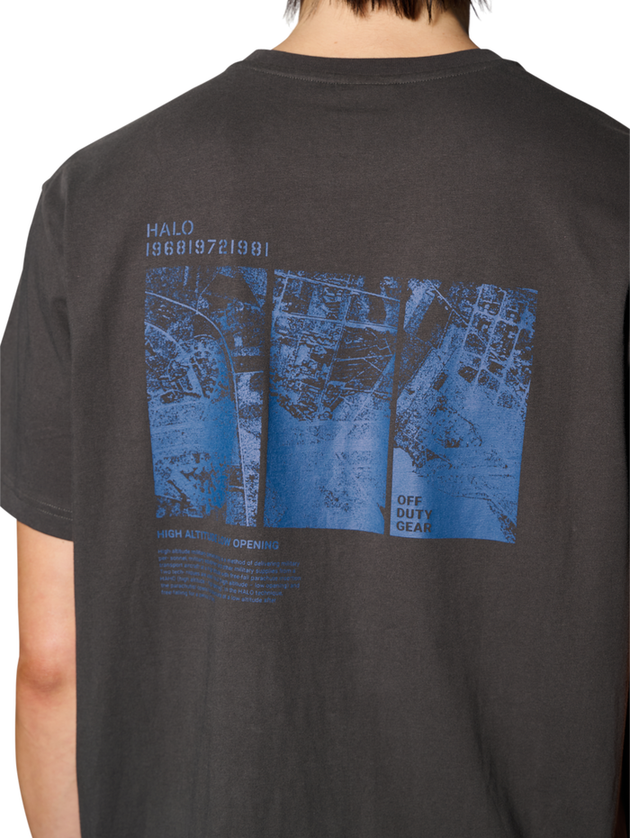 HALO MAP T-SHIRT, RAVEN, model
