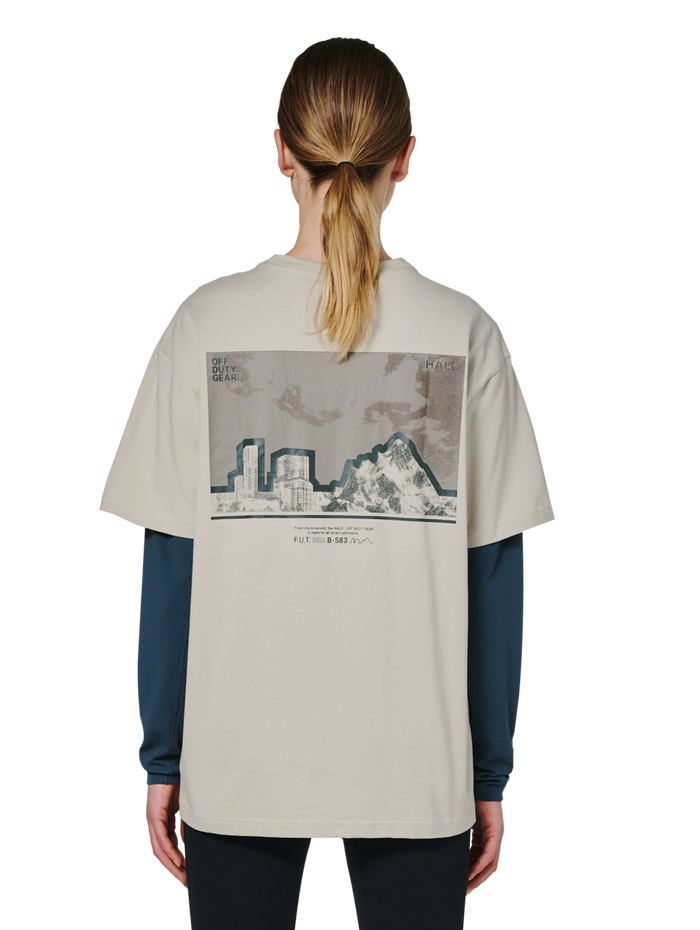 HALO GRAPHIC T-SHIRT 05, SILVER LINING, model
