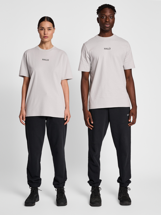 HALO GRAPHIC SWEATPANTS, BLACK, model