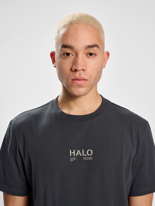 HALO COTTON T-SHIRT, EBONY, model