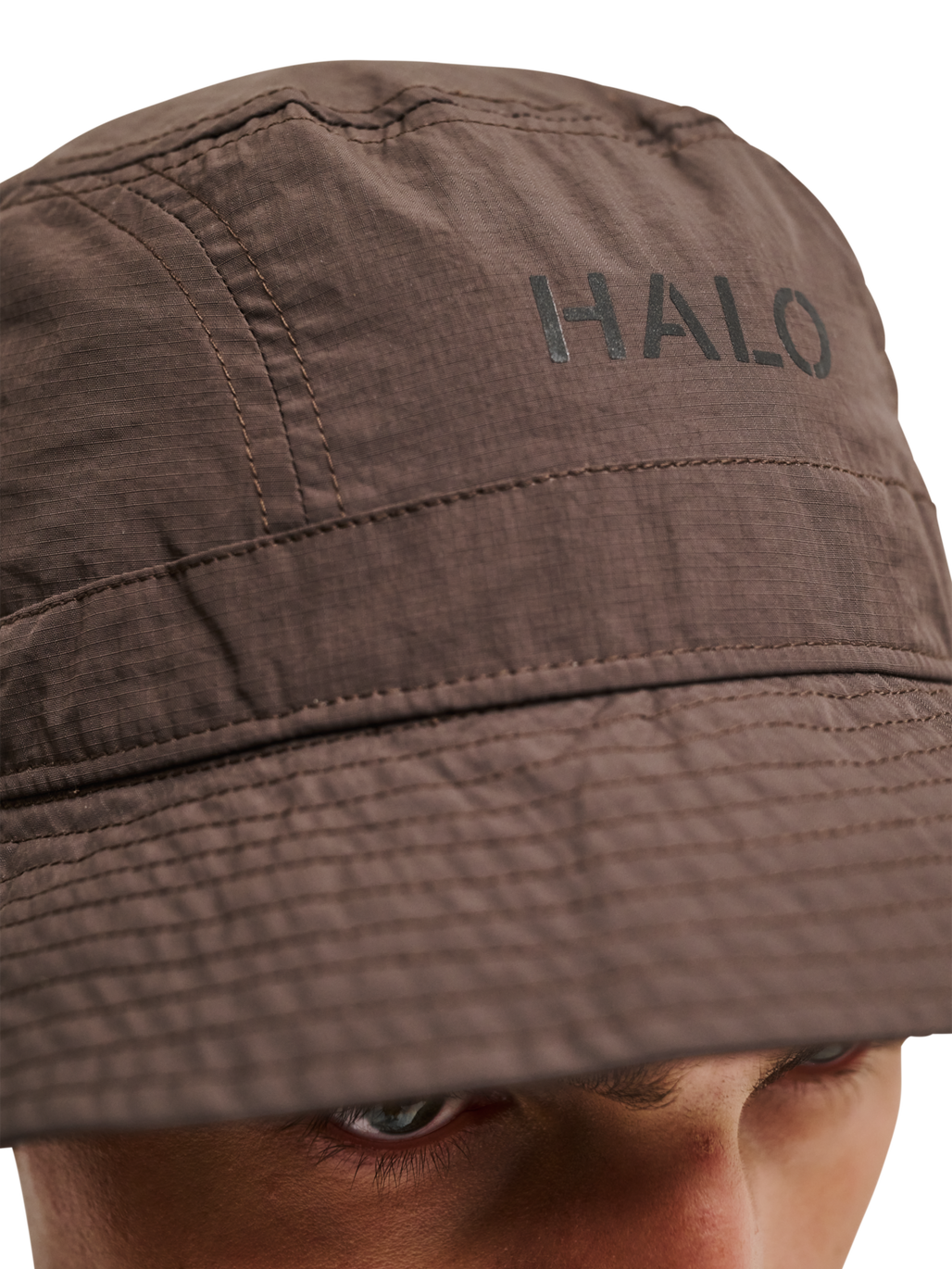 HALO NYLON BUCKET HAT, CHOCOLATE CHIP, model