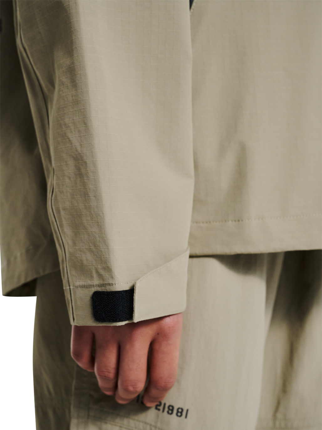 HALO ASSET JACKET, SENECA ROCK, model