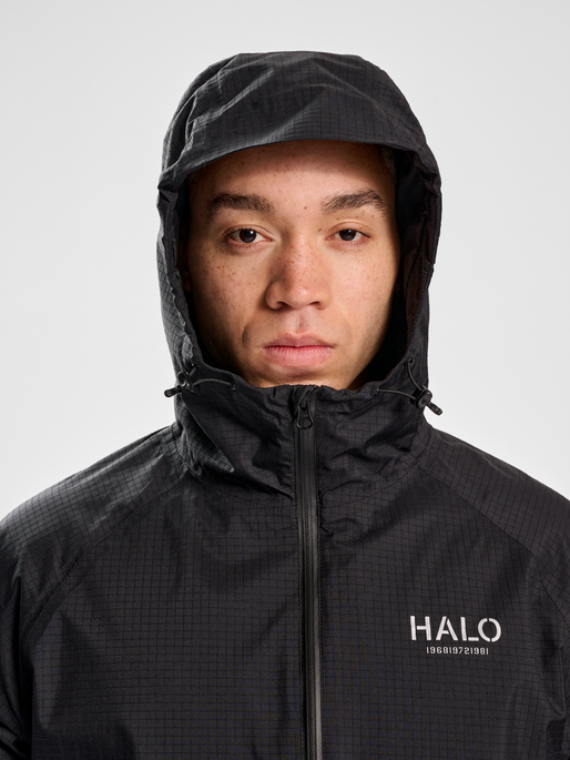 HALO SHELL JACKET, BLACK, model