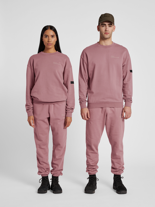 HALO COTTON CREW, TWILIGHT MAUVE, model