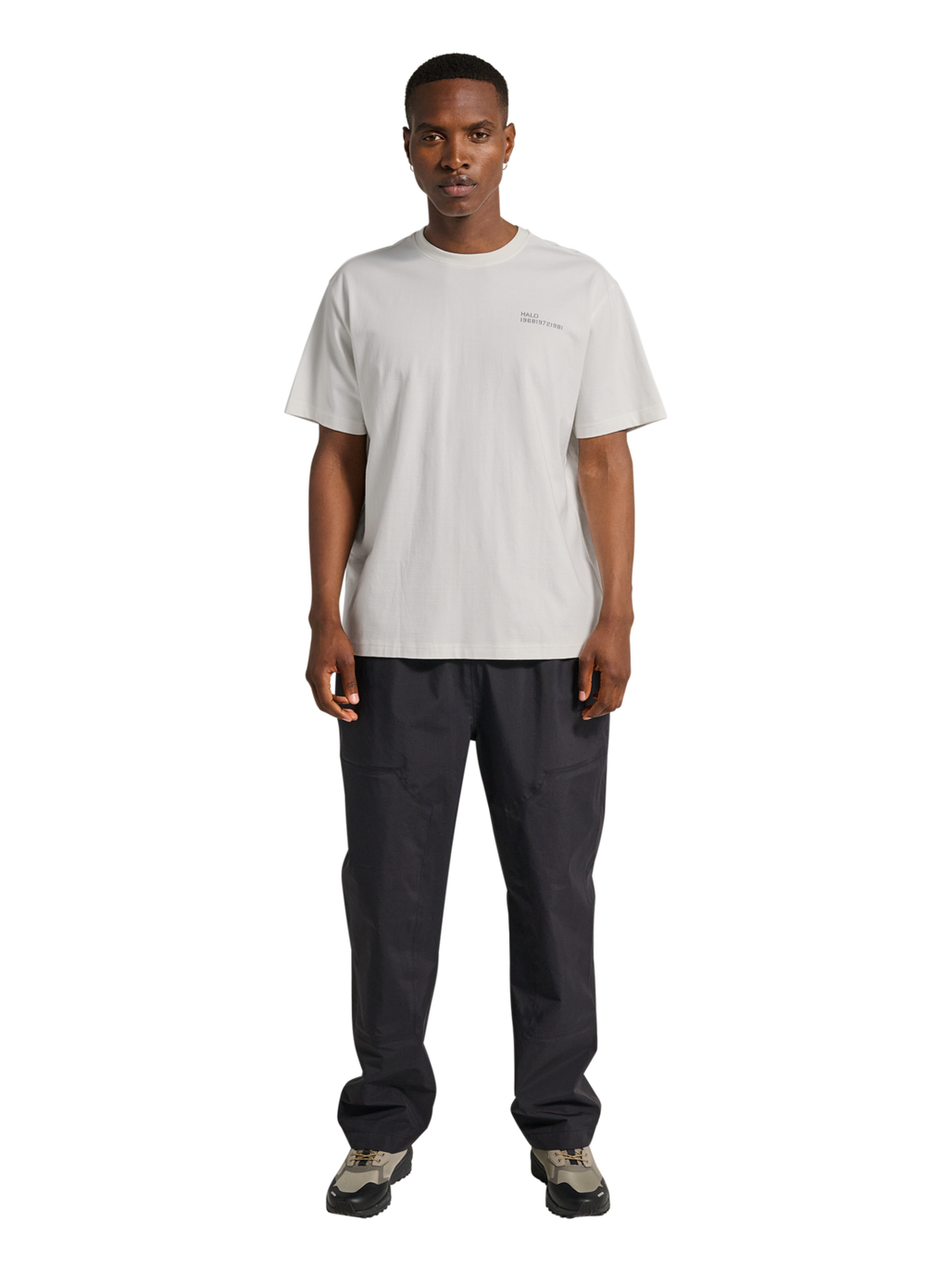 HALO PATCH GRAPHIC T-SHIRT, MARSHMALLOW, model