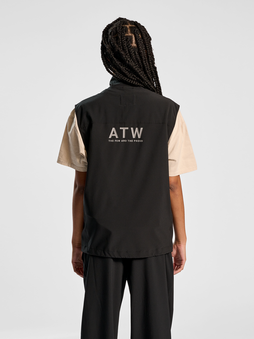 HALO TECH VEST, BLACK, model
