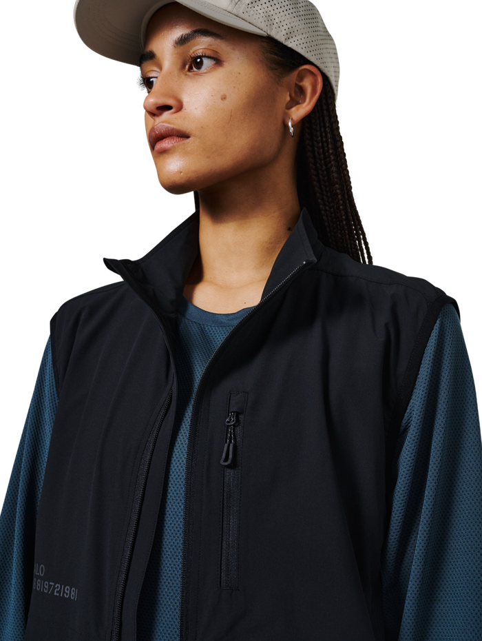 HALO SCOUT VEST, BLACK, model