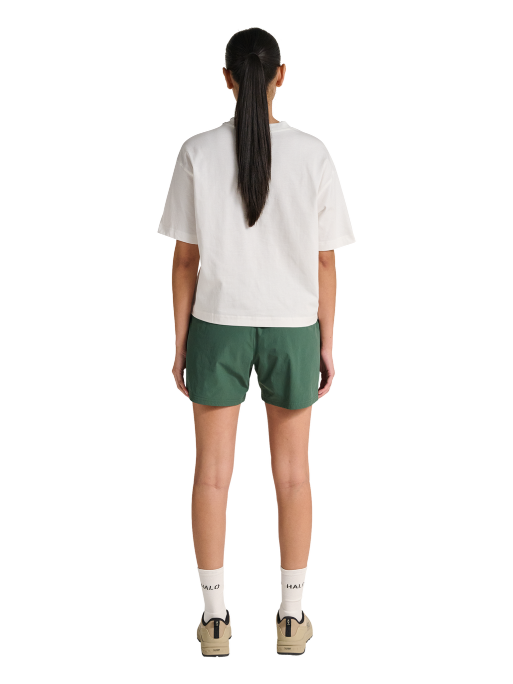 HALO WOMEN LOGO T-SHIRT, MARSHMALLOW, model