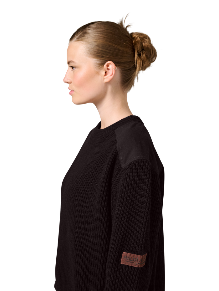 HALO WOOL CREW KNIT, CHOCOLATE TORTE, model