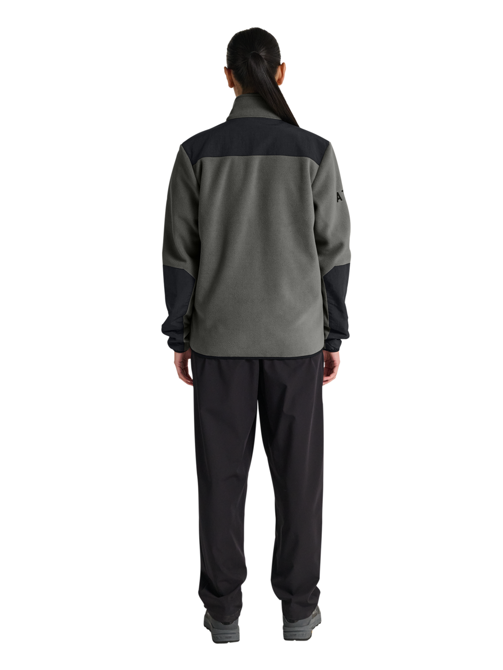 HALO BLOCKED ZIP FLEECE, GUNMETAL, model