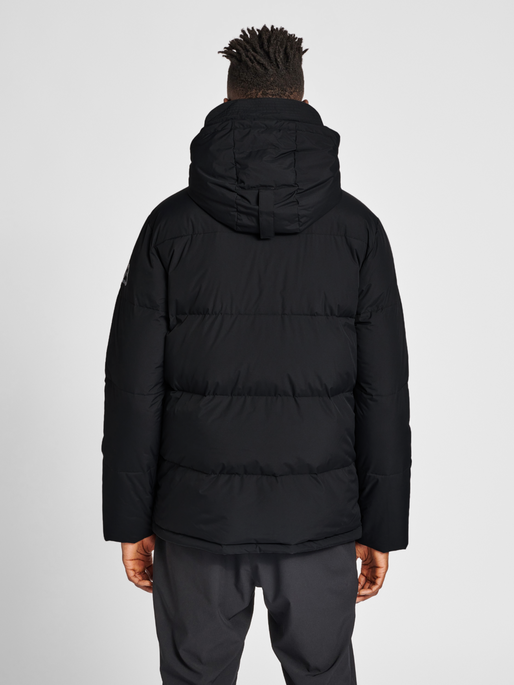 HALO DOWN PUFFER, BLACK, model