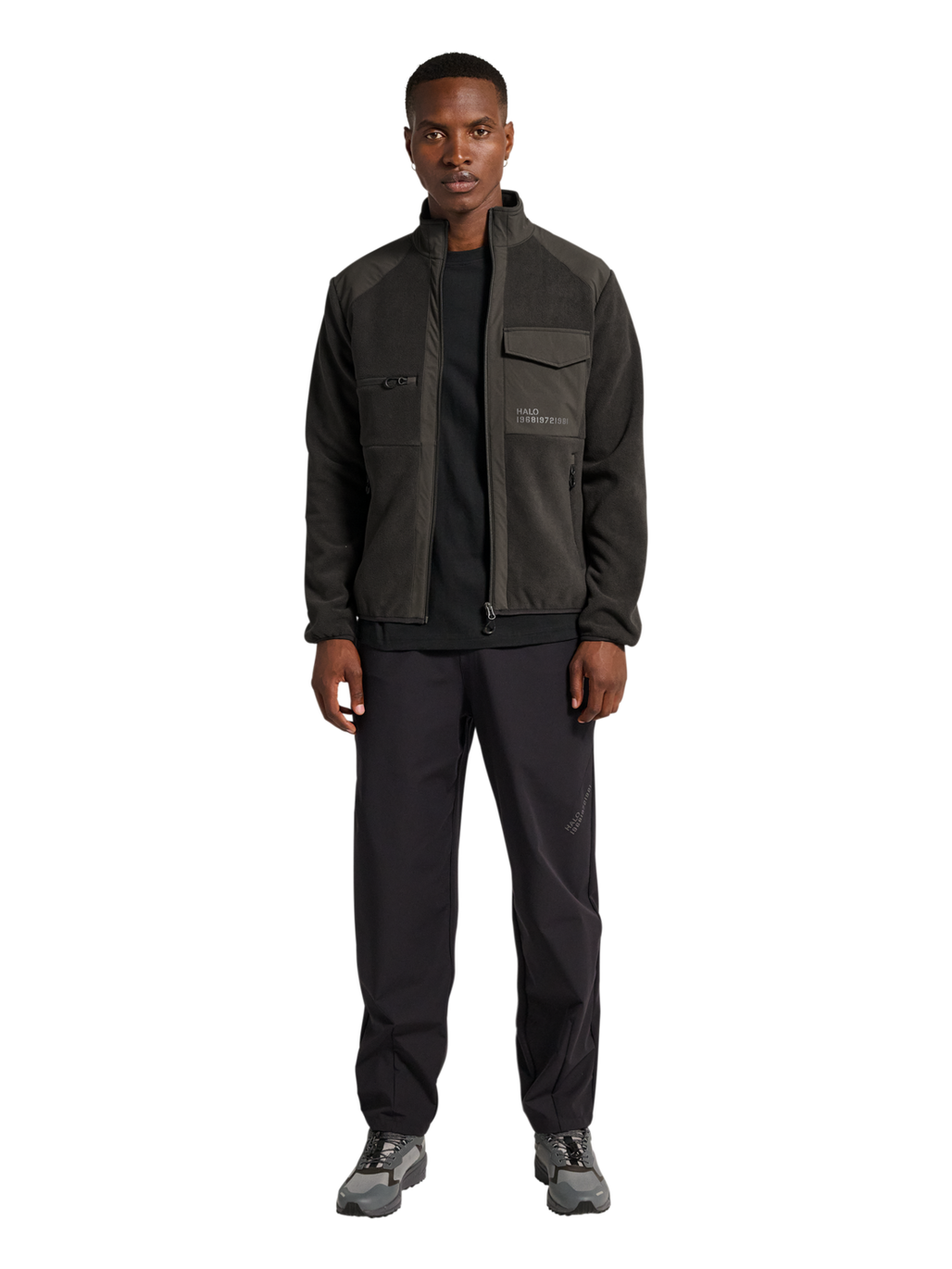 HALO PANELED FLEECE JACKET, RAVEN, model