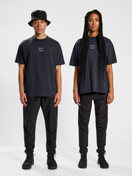 HALO HEAVY GRAPHIC TEE, EBONY, model