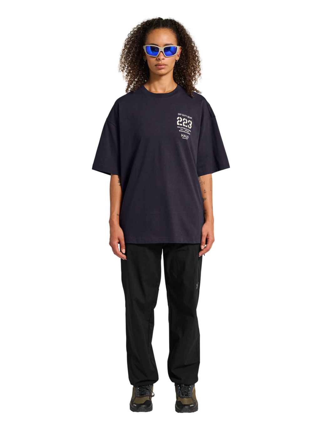 HALO GRAPHIC BOXY T-SHIRT, DEEP WELL, model
