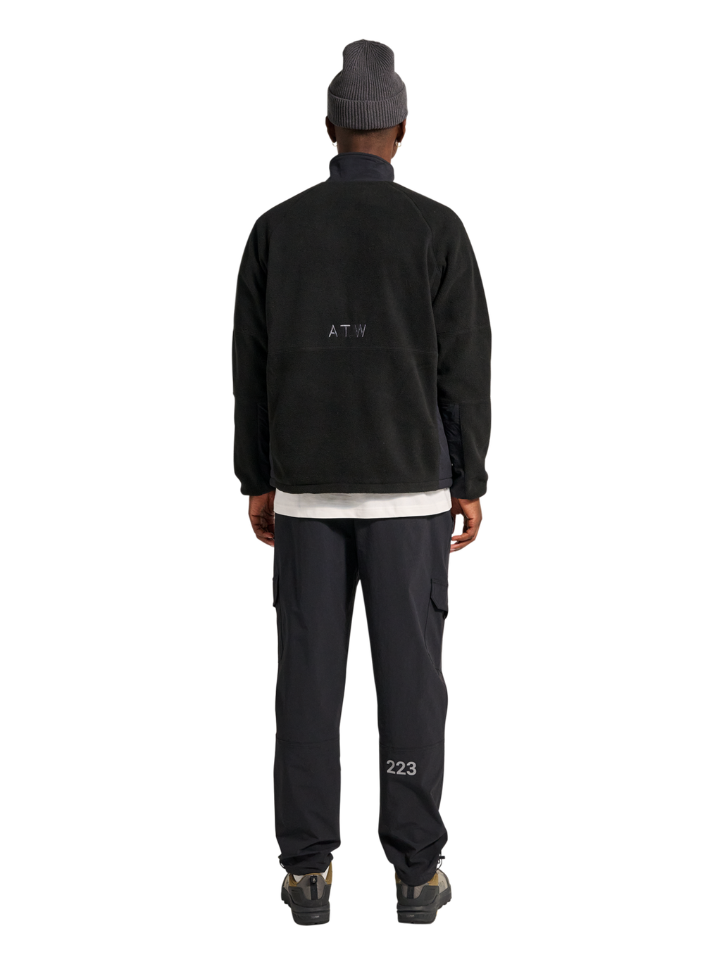 HALO TEDDYFLEECE PULLOVER, BLACK, model