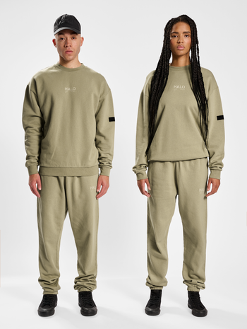 HALO COTTON SWEATPANTS, GRAY GREEN, model