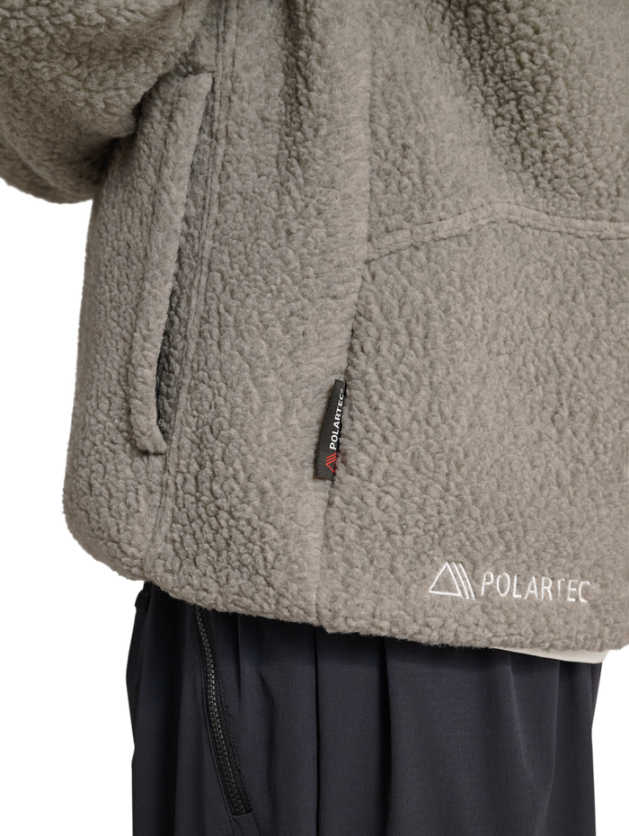 HALO MOVE POLARTEC FLEECE PULLOVER, TURTLEDOVE, model