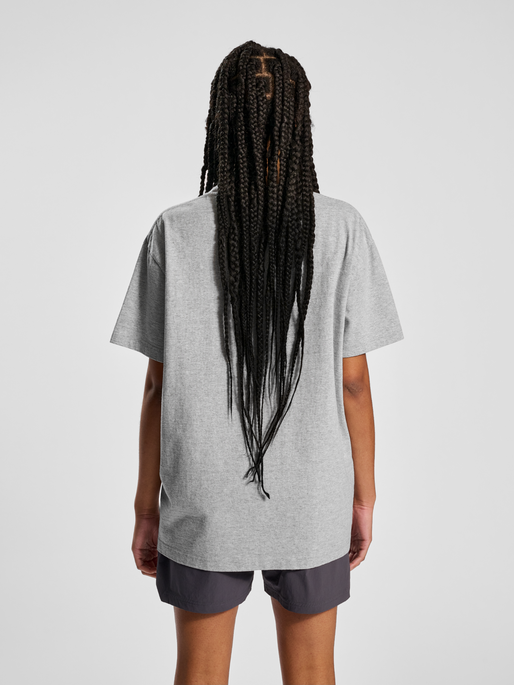 HALO HEAVY MELANGE T-SHIRT, GREY MELANGE, model