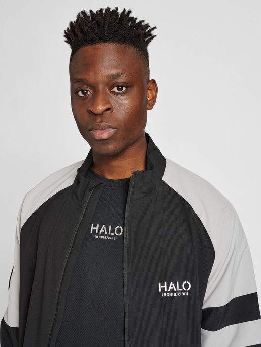 HALO TRAINING JACKET, BLACK, model